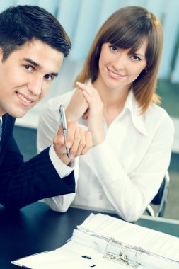 ofiste birlikte çalışan iki iş adamları