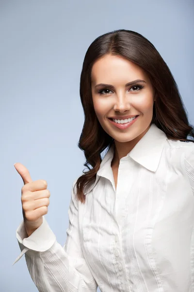 Affärskvinna, visar tummen upp gest — Stockfoto