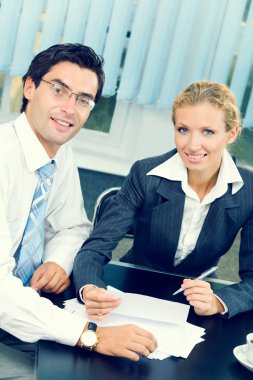 ofiste birlikte çalışan iki iş adamları