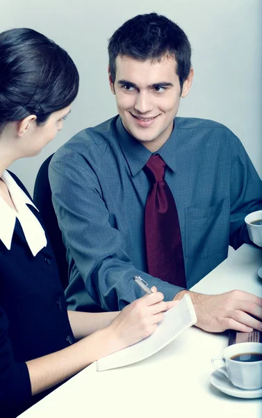 Junger glücklicher erfolgreicher Geschäftsmann — Stockfoto