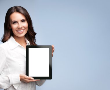 İş kadını boş tablet pc, gri gösterilen 