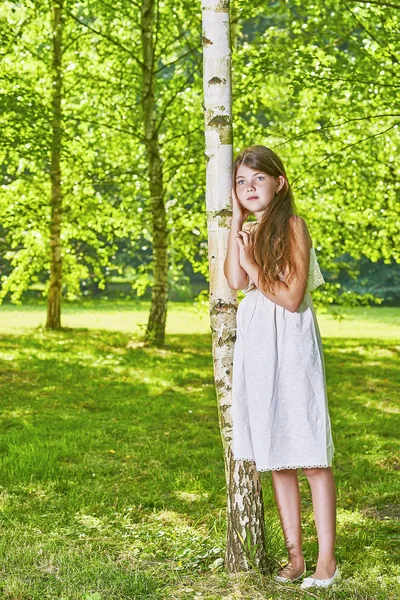 Portrait of young girl — Stock Photo, Image