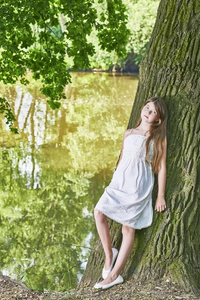 Portrait of young girl — Stock Photo, Image