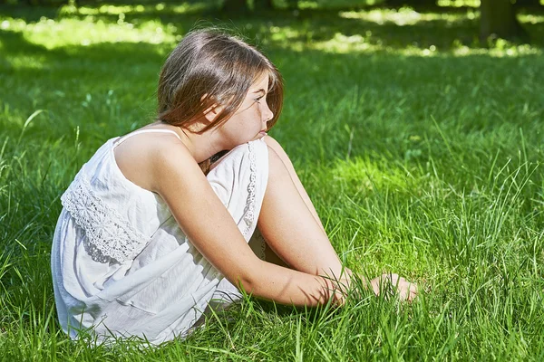 Young girl — Stock Photo, Image