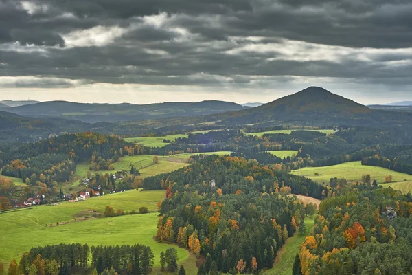 Pohled na podzimní krajina — Stock fotografie