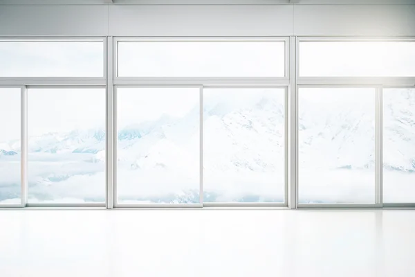 Prázdný interiéru s okny — Stock fotografie
