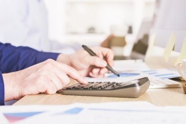 Hesap makinesini kullanarak eller