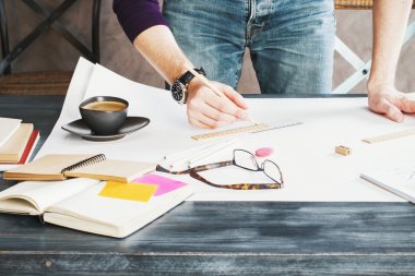 kağıt üzerine çizim adam