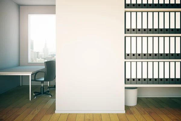 Intérieur de bureau avec mur en béton blanc, lieu de travail et étagères. Maquette, 3D Render — Photo
