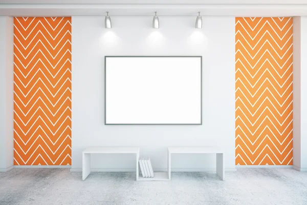 Порожня рамка в помаранчевій кімнаті — стокове фото