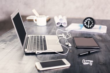 Tasarımcı masaüstü yan