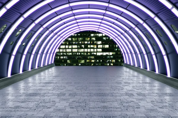 Tunnel violet éclairé avec carrelage en brique et vue sur le bâtiment. Rendu 3D — Photo