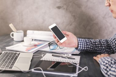 Erkek telefon yüzü