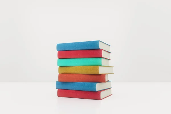 Colorido pila de libros —  Fotos de Stock