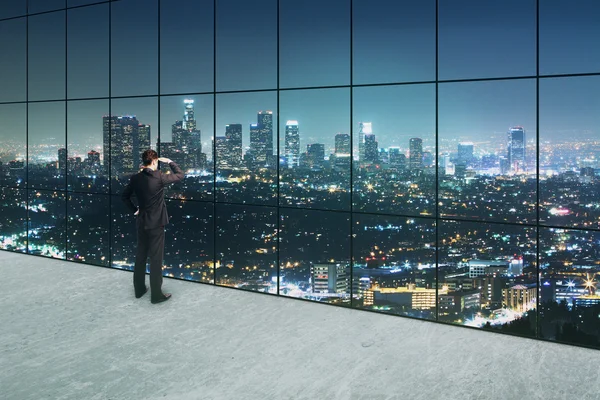 Businessman looking into the distance — Stock Photo, Image