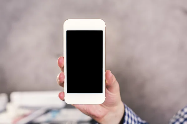 Hand with blank smartphone — Stock Photo, Image