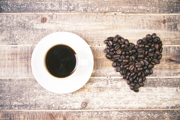 Taza de café y corazón —  Fotos de Stock