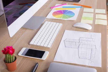 Tasarımcı masaüstü yan