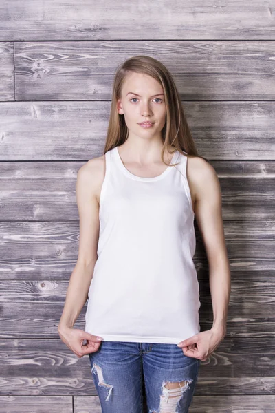 Schönes Mädchen im Tank-Top — Stockfoto