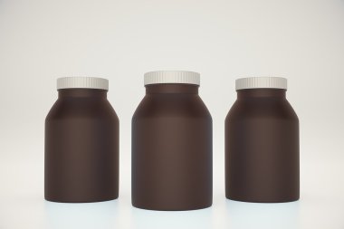 Üç kahverengi şişe