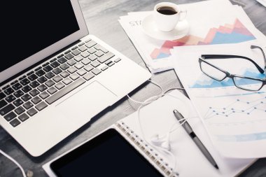 Ahşap ofis masaları