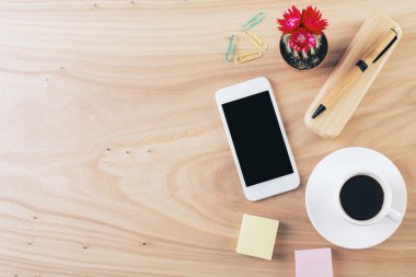 Akıllı telefon ve kırtasiye ile masaüstü