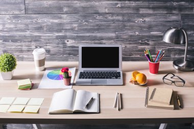 Modern yaratıcı masaüstü