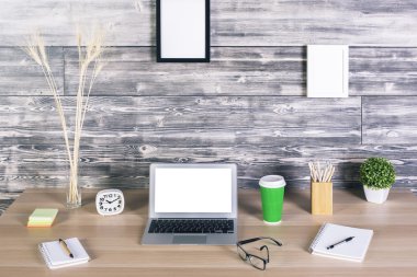 Yaratıcı tasarımcı çalışma alanı