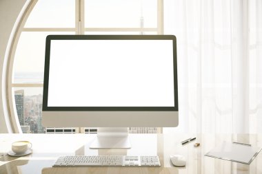 Yaratıcı masaüstü boş monitör ile