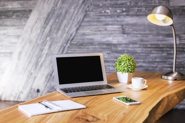 Lugar de trabajo del diseñador de madera —  Fotos de Stock