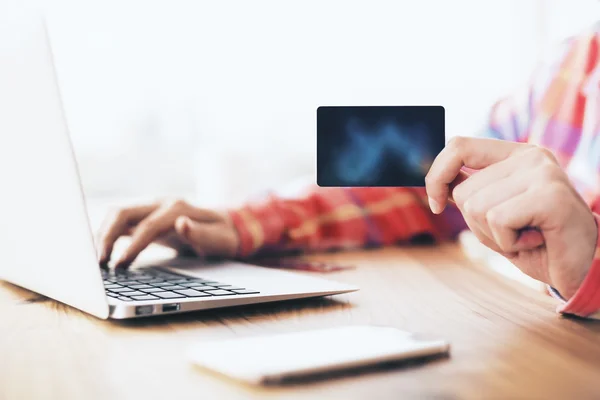 Man holding business card — Stock Photo, Image