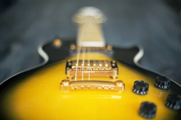 Guitarra elétrica desfocada — Fotografia de Stock
