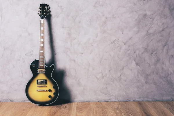 Guitarra eléctrica en interior — Foto de Stock