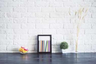 Çerçeve içine kalem