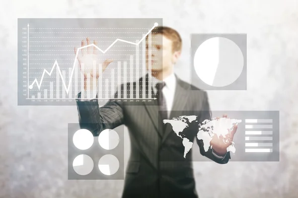 Biznesmen zarządzający diagramy biznesowe — Zdjęcie stockowe