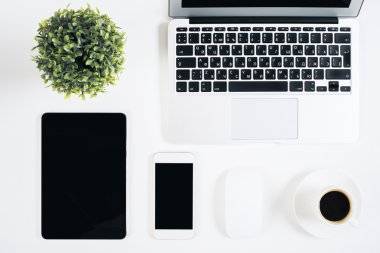 Masaüstü ile yastık