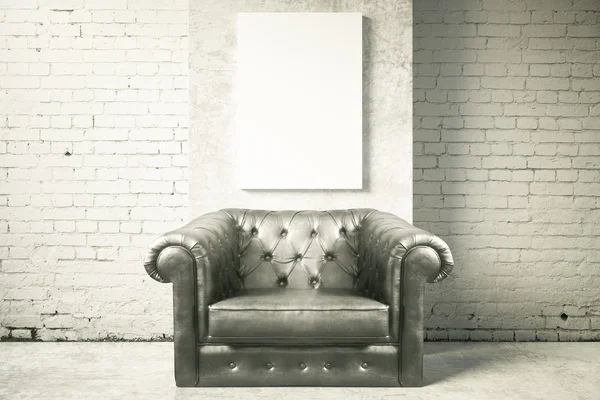 Sillón y póster en blanco — Foto de Stock