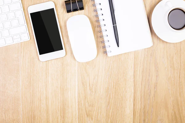 Bureau en bois avec technologie — Photo