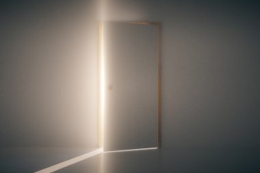 Açık kapıdan parlayan ışık