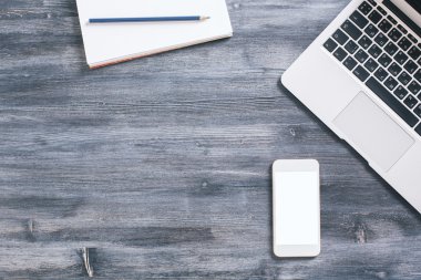 Ofis masasının üst görünümü