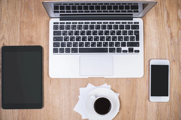 Telefon, pad és a laptop — Stock Fotó