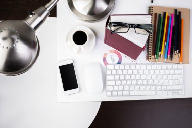 Çeşitli öğeleri ile Ofis Masası