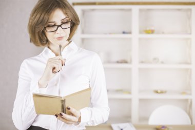 kadın ile not etmek