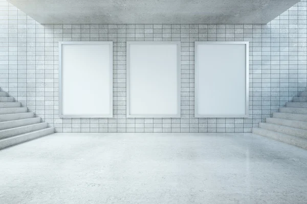 Salón subterráneo con pancartas en blanco —  Fotos de Stock