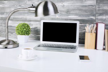 Yaratıcı tasarımcı çalışma alanı