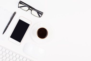 Ofis masasında Smartphone