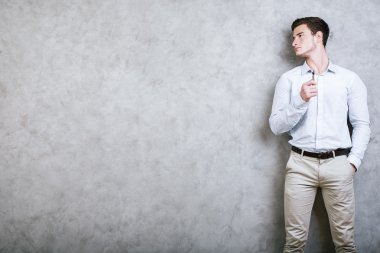 Kalemli adamın profili