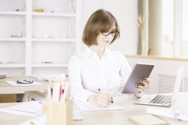 Teknoloji ve evrak işleri