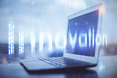 Arka planda bilgisayar ve teknik tema çizimi olan iki kat masaüstü görüntüsü. Büyük veri kavramı.