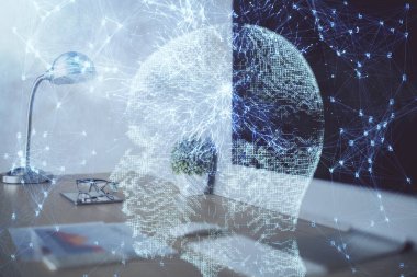 Bilgisayar ve insan beyninin hologram çizdiği çalışma alanının iki katına çıkarılması. Beyin fırtınası konsepti.